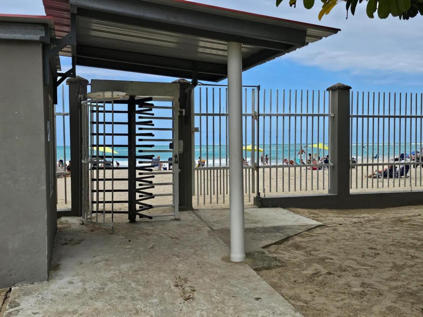 Steps From Foxwoods- Beachfront Retreat With Pools San Juan Zewnętrze zdjęcie