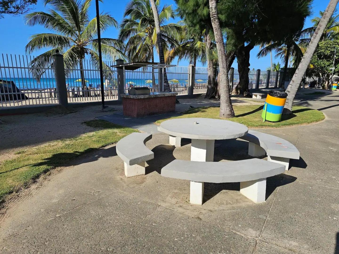 Steps From Foxwoods- Beachfront Retreat With Pools San Juan Zewnętrze zdjęcie